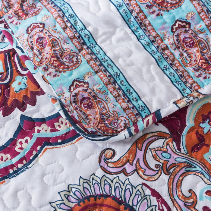 DaDa Bedding Bohemian Summertime White Blue Floral Paisley Bedspread Set (KSX-003) - DaDa Bedding Collection