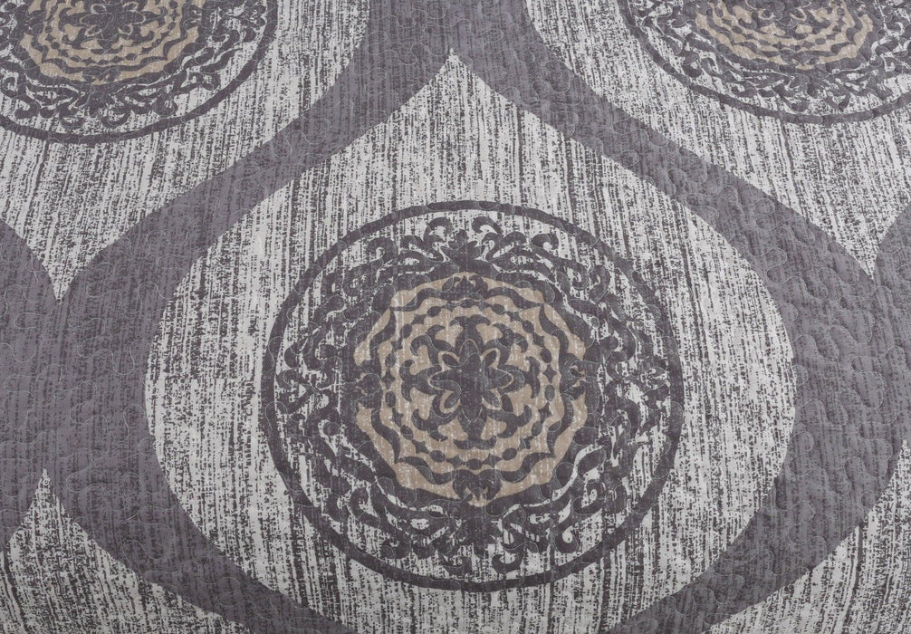 DaDa Bedding Rustic Grey Mosaic Distressed Medallion Reversible Quilted Bedspread Set (SD16299) - DaDa Bedding Collection