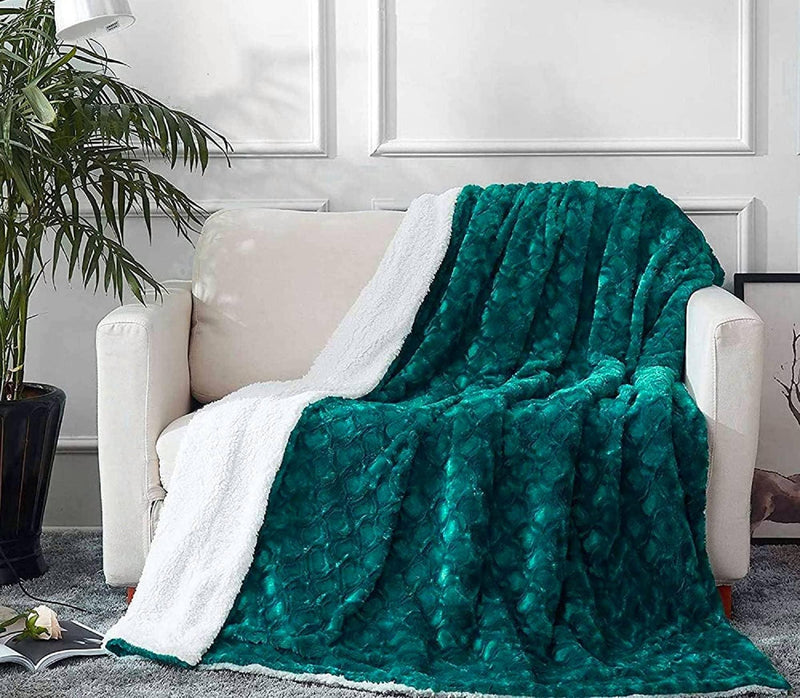 DaDa Bedding Mermaid Scales Emerald Green Blue w/ Sherpa Backside Faux Fur Throw Blanket (BL-171805) - DaDa Bedding Collection