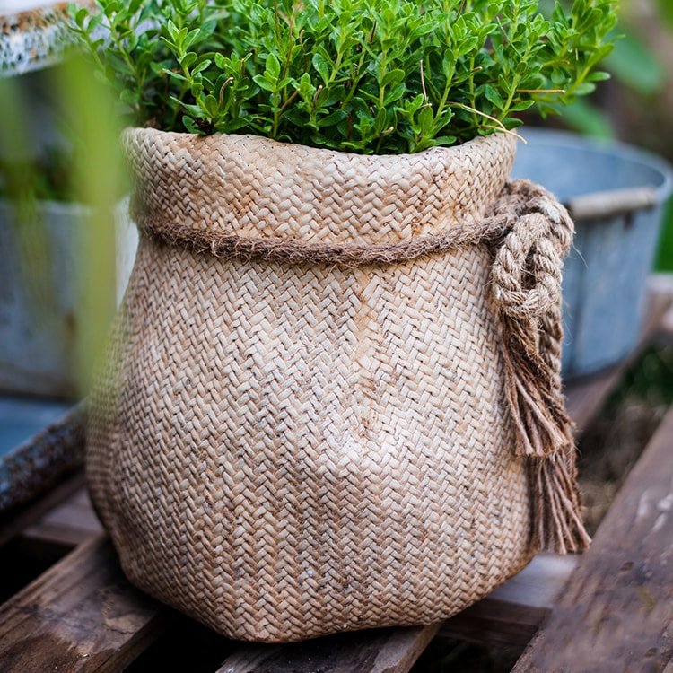 Ribbon Bag Style Concrete Garden Pot (Shipping fees may apply)