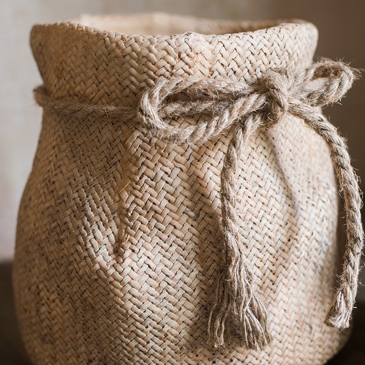 Ribbon Bag Style Concrete Garden Pot (Shipping fees may apply)