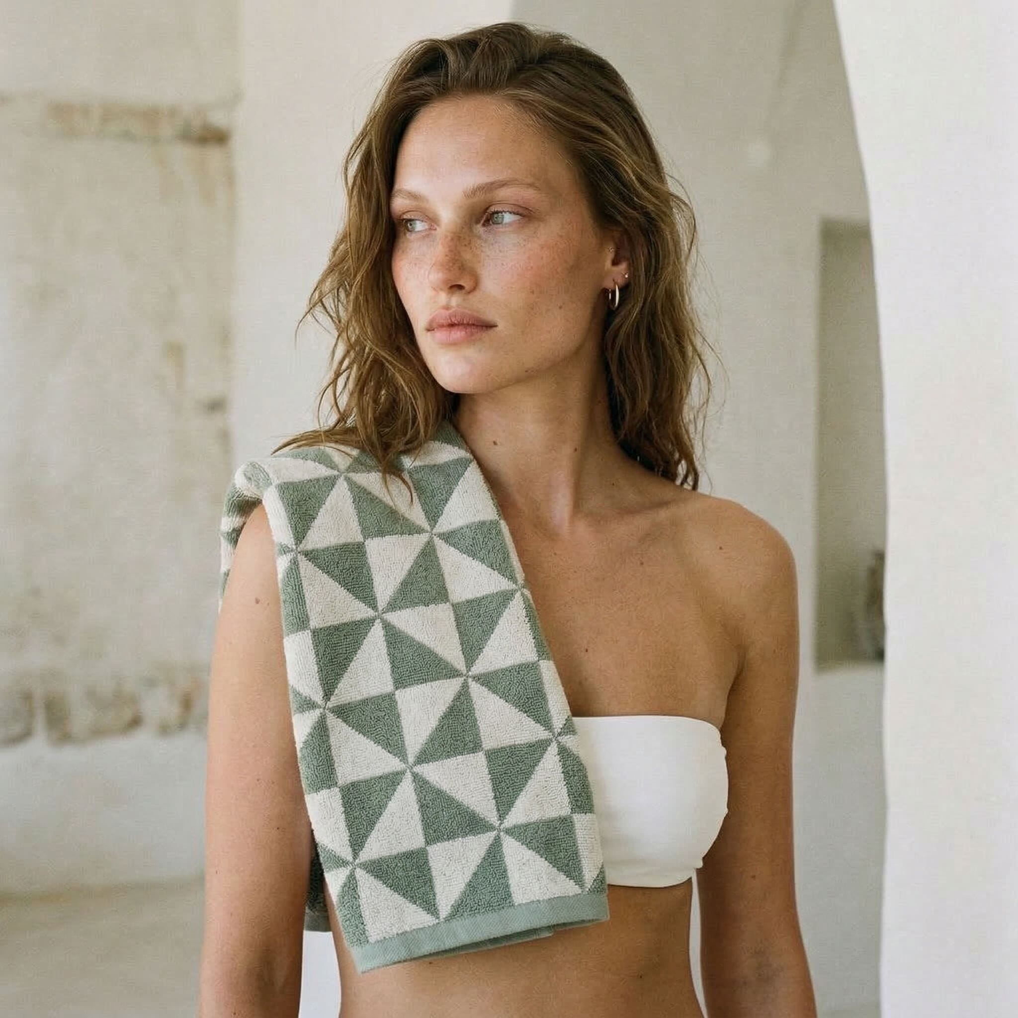 Umbra Towels (Shipping fees may apply)
