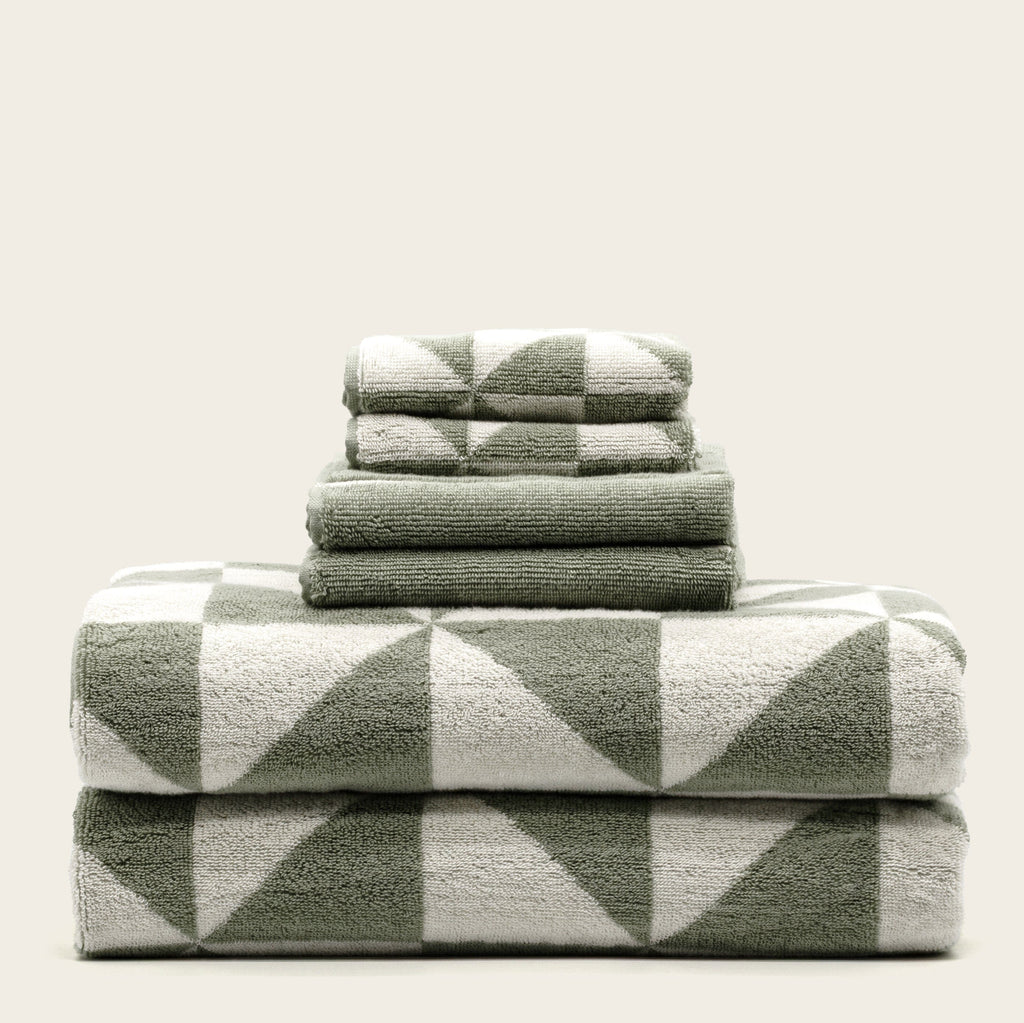 Umbra Towels (Shipping fees may apply)