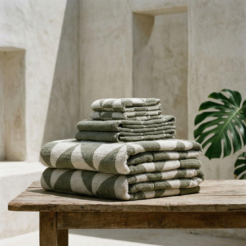 Umbra Towels (Shipping fees may apply)