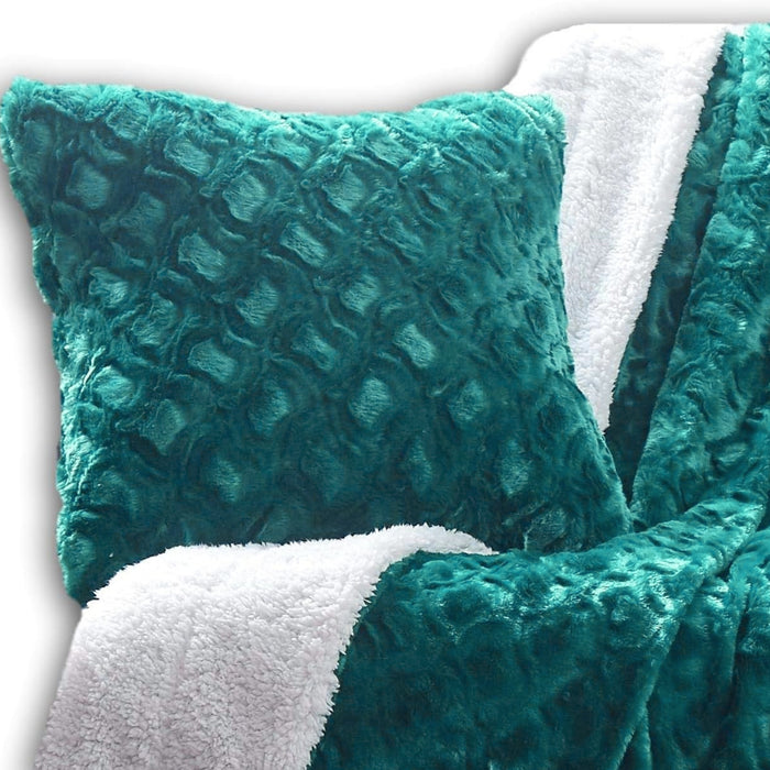 DaDa Bedding Jewel Tones Emerald Green Blue Luxury Faux Fur Throw Pillow Cover (171805)