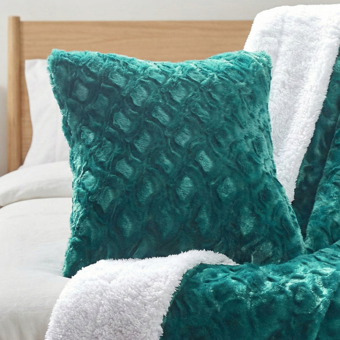 DaDa Bedding Jewel Tones Emerald Green Blue Luxury Faux Fur Throw Pillow Cover (171805)