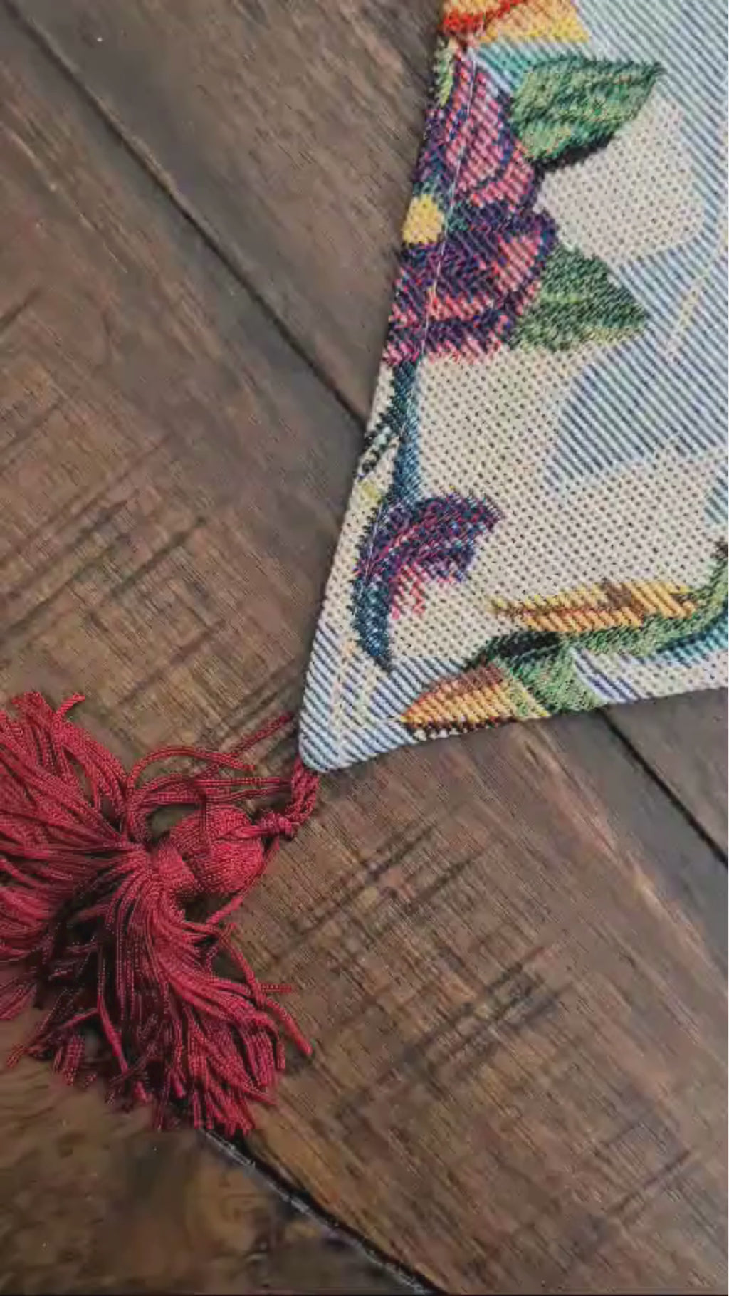 DaDa Bedding Floral Roses Tropical Paradise Birds Woven Tapestry Dining Table Runner (18116)