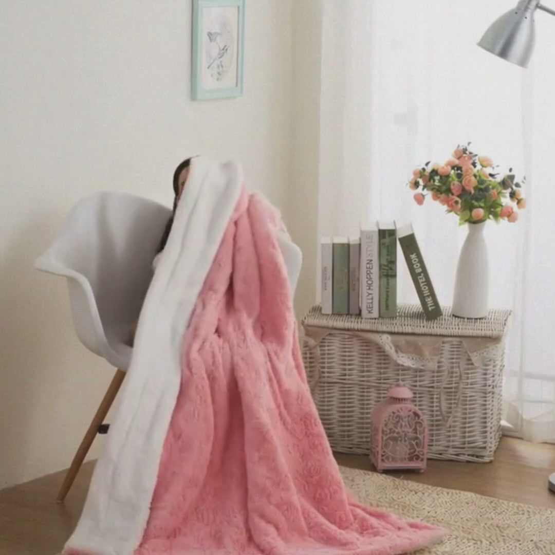 DaDa Bedding Luxury Blossom Pink Rose Buds Pink Sherpa Backside Faux Fur Throw Blanket (BL-171752)