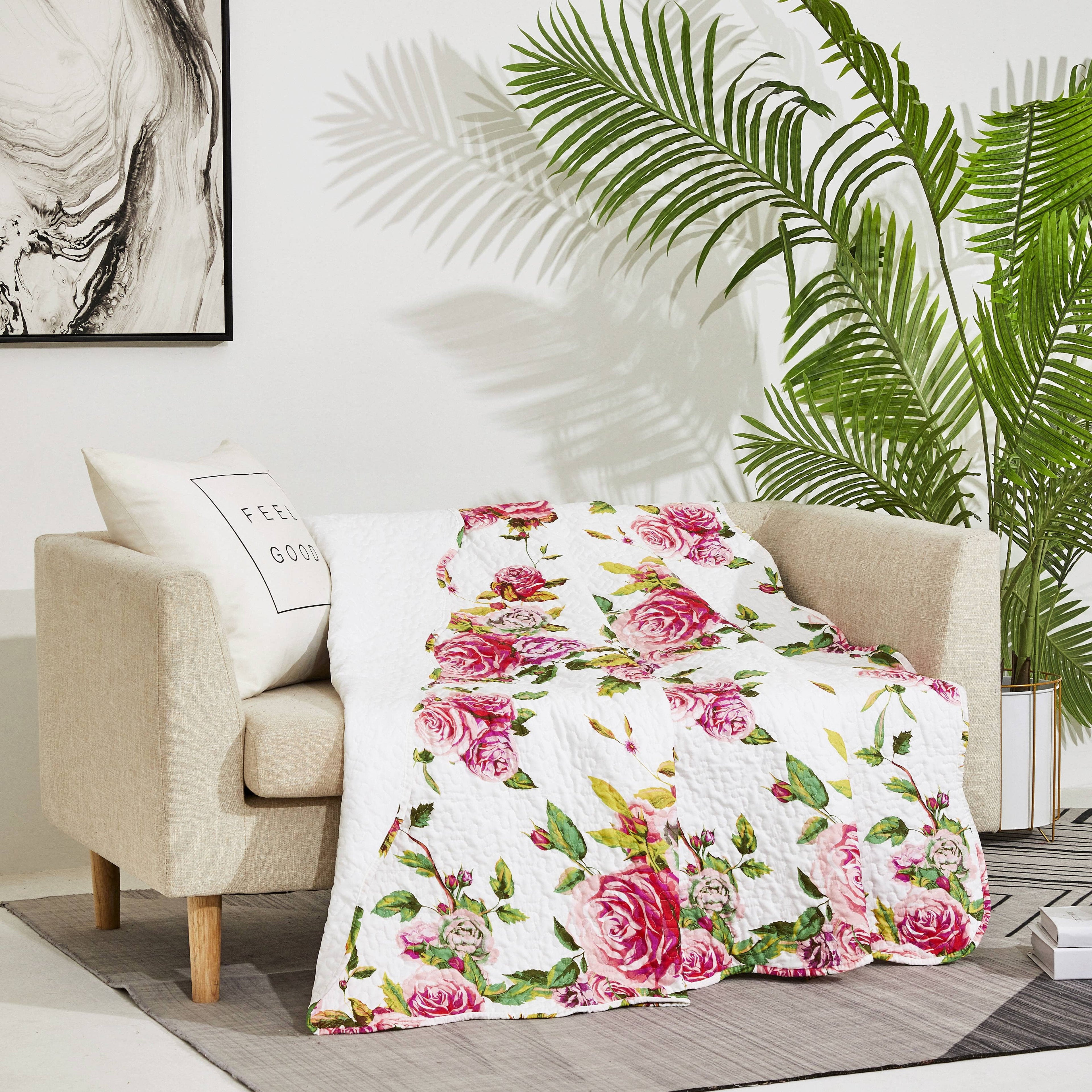 DaDa Bedding Romantic Roses Floral Throw Blanket - Lovely Spring Pink & White Scalloped Colorful Lightweight Breathable - Bright Vibrant Quilted Throw Blanket - 50 x 60 - DaDa Bedding Collection
