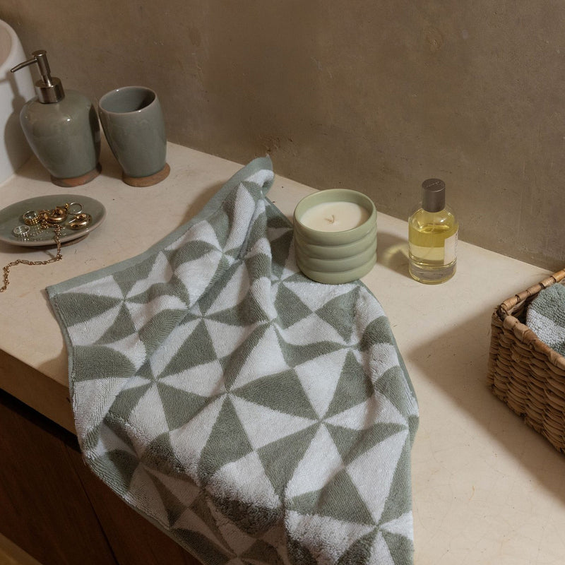 Umbra Towels (Shipping fees may apply)