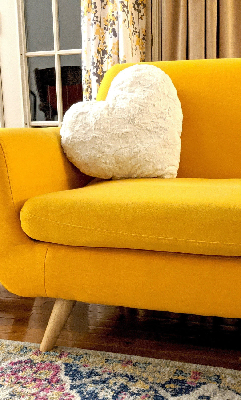 DaDa Bedding White Luxury Roses Romantic Plush Stuffed Heart Throw Pillow - 16” x 14” - DaDa Bedding Collection