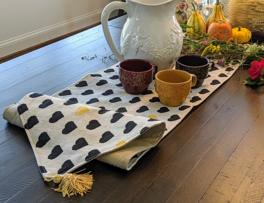 TABLE RUNNER - DaDa Bedding Elegant Woven Tapestry Table Runner, Lovely Black and Yellow Hearts (18113) - DaDa Bedding Collection