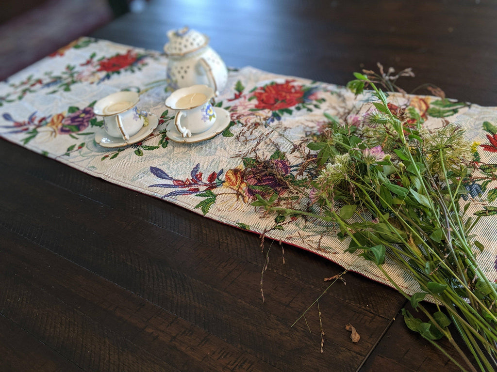 DaDa Bedding Floral Roses Tropical Paradise Birds Woven Tapestry Dining Table Runner (18116) - DaDa Bedding Collection