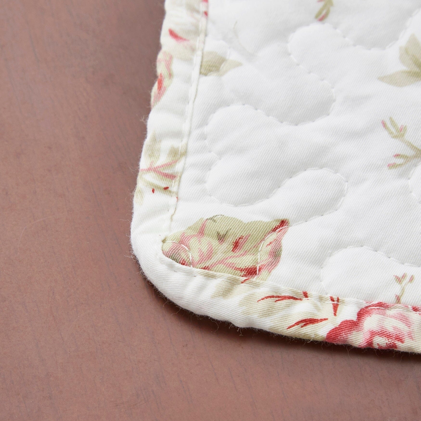DaDa Bedding Set of 4-Pieces Dainty Cottage Floral Roses Quilted Cotton Dining Table Placemats 13” x 19” (3036) - DaDa Bedding Collection