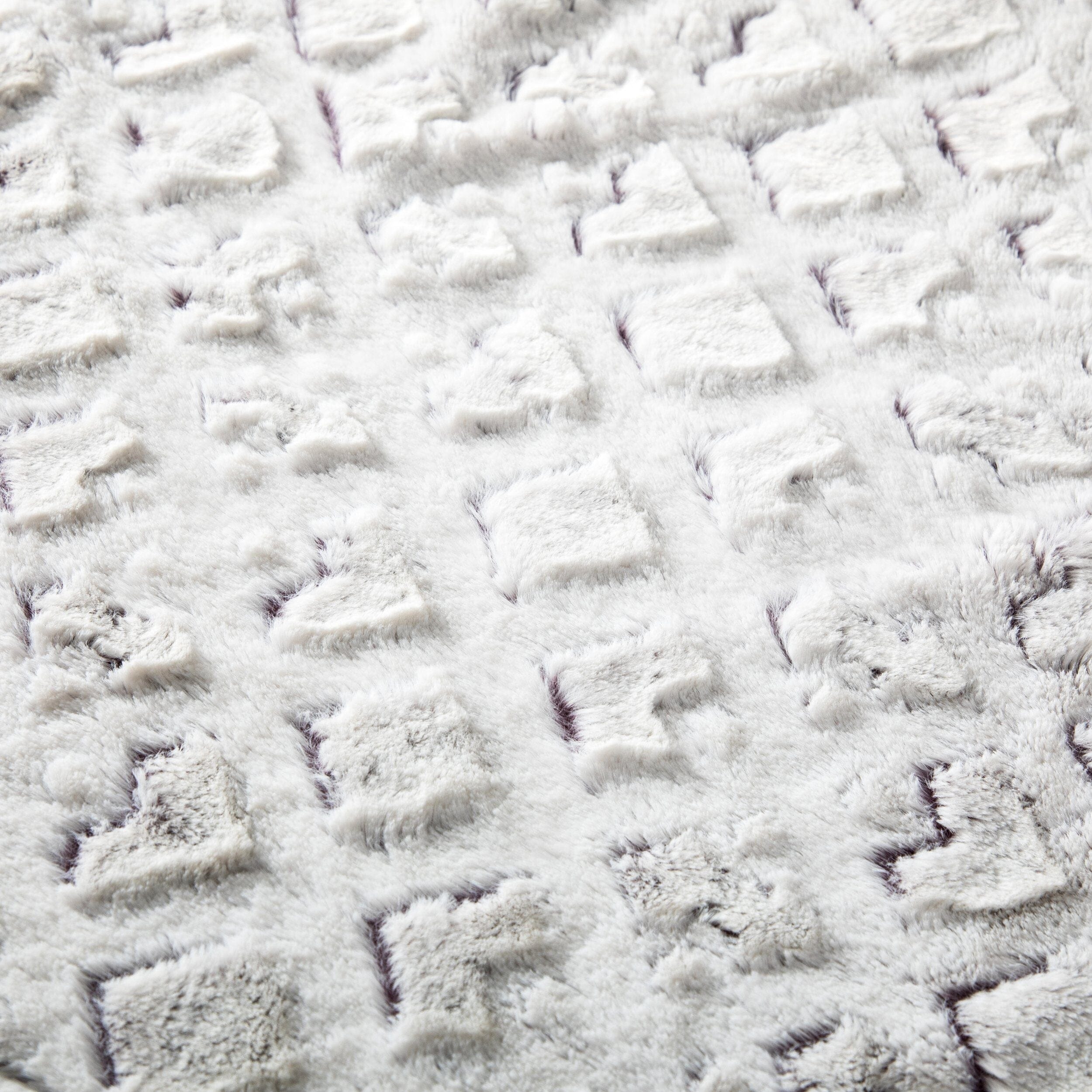 DaDa Bedding Luxury Dreamy Milky White & Purple Sherpa Backside Faux Fur Throw Blanket (M3395) - DaDa Bedding Collection
