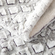 DaDa Bedding Luxury Dreamy Milky White & Purple Sherpa Backside Faux Fur Throw Blanket (M3395) - DaDa Bedding Collection