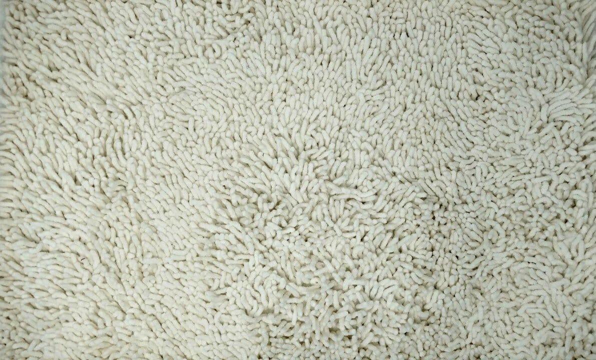DaDa Bedding Vanilla Ivory White Shaggy Soft Chenille Noodle Carpet Rug Bath Mat - DaDa Bedding Collection