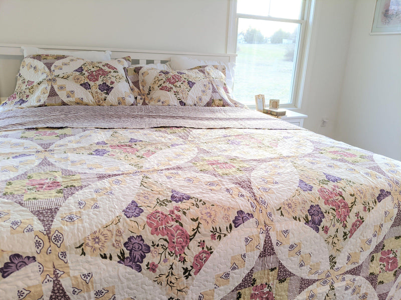 DaDa Bedding Wisteria Cottage Roses Floral Lightweight Quilted Bedspread Set (HS-1003) - DaDa Bedding Collection