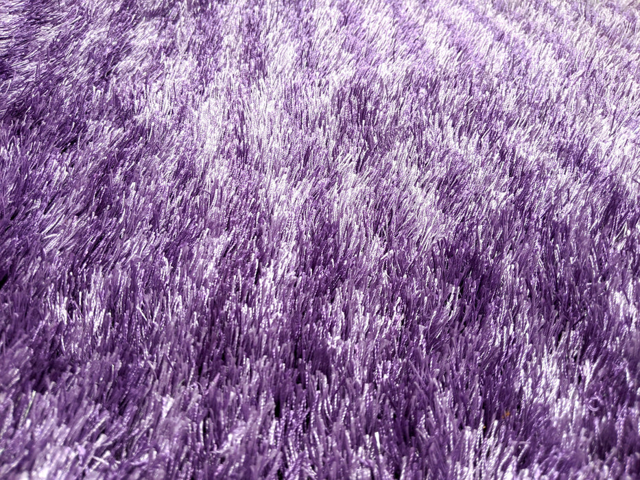 a purple purple flower with purple flowers 