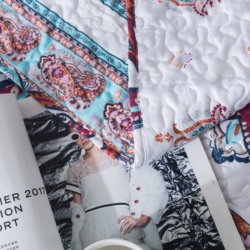 DaDa Bedding Bohemian Summertime White Blue Floral Paisley Bedspread Set (KSX-003) - DaDa Bedding Collection