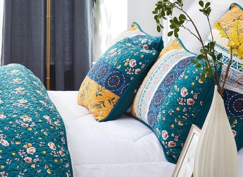 DaDa Bedding Patchwork Bed of Wild Flowers Floral King Size Pillow Sham Cover, 20" x 36" (JHW886) - DaDa Bedding Collection