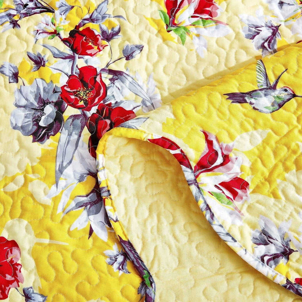 DaDa Bedding Radiant Sunshine Yellow Hummingbirds Floral Scalloped Bedspread Set (JHW-925) - DaDa Bedding Collection