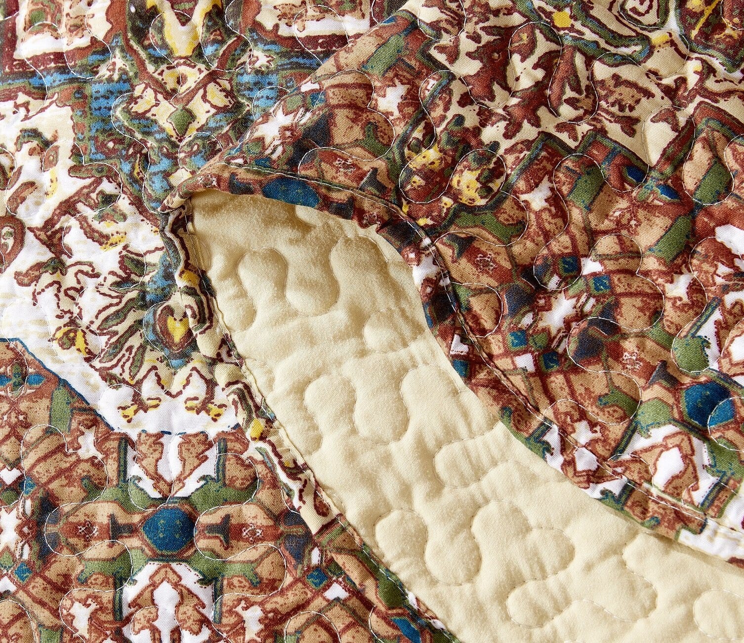 DaDa Bedding Rustic Earthy Cross Motif Folk Ogee Moroccan Scalloped Quilted Bedspread Set (JHW-944) - DaDa Bedding Collection