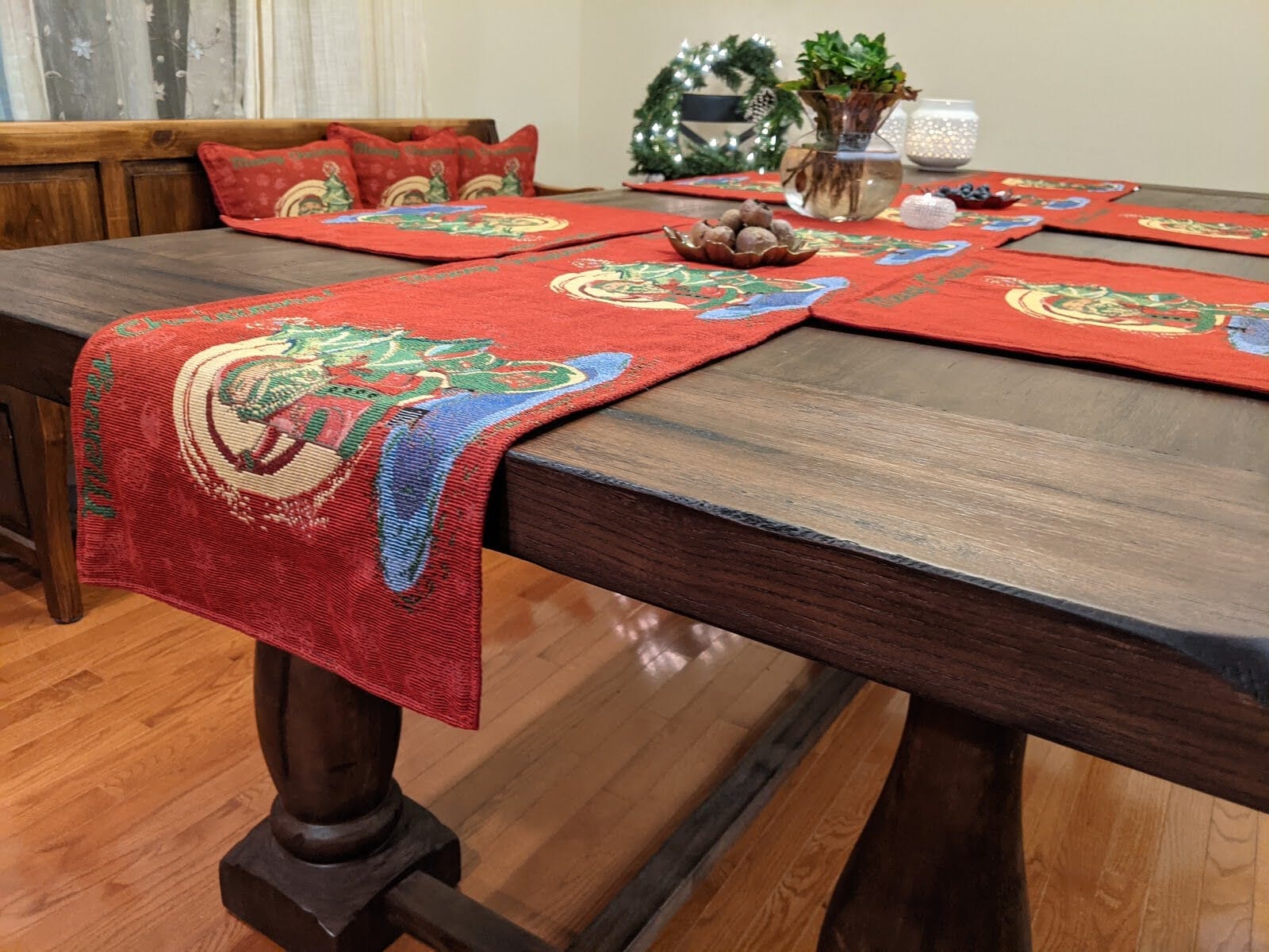 DaDa Bedding Set of 8 Pieces Red Santa Claus Holiday Table Tapestry - 4 Placemats, 2 Table Runners, 2 Throw Pillow Covers (17615) - DaDa Bedding Collection