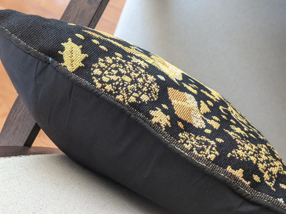 DaDa Bedding Magical Golden Reindeer Woven Tapestry Throw Pillow Covers 16" x 16"