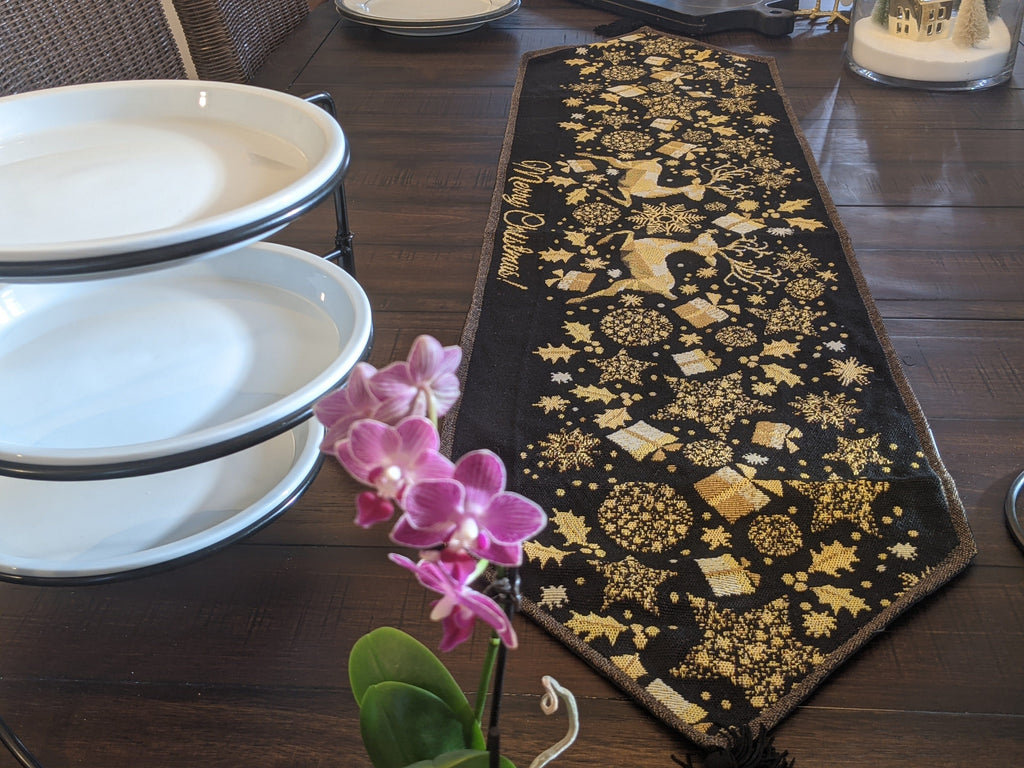 DaDa Bedding Magical Golden Reindeer Woven Tapestry Dining Table Runner (18272) - DaDa Bedding Collection