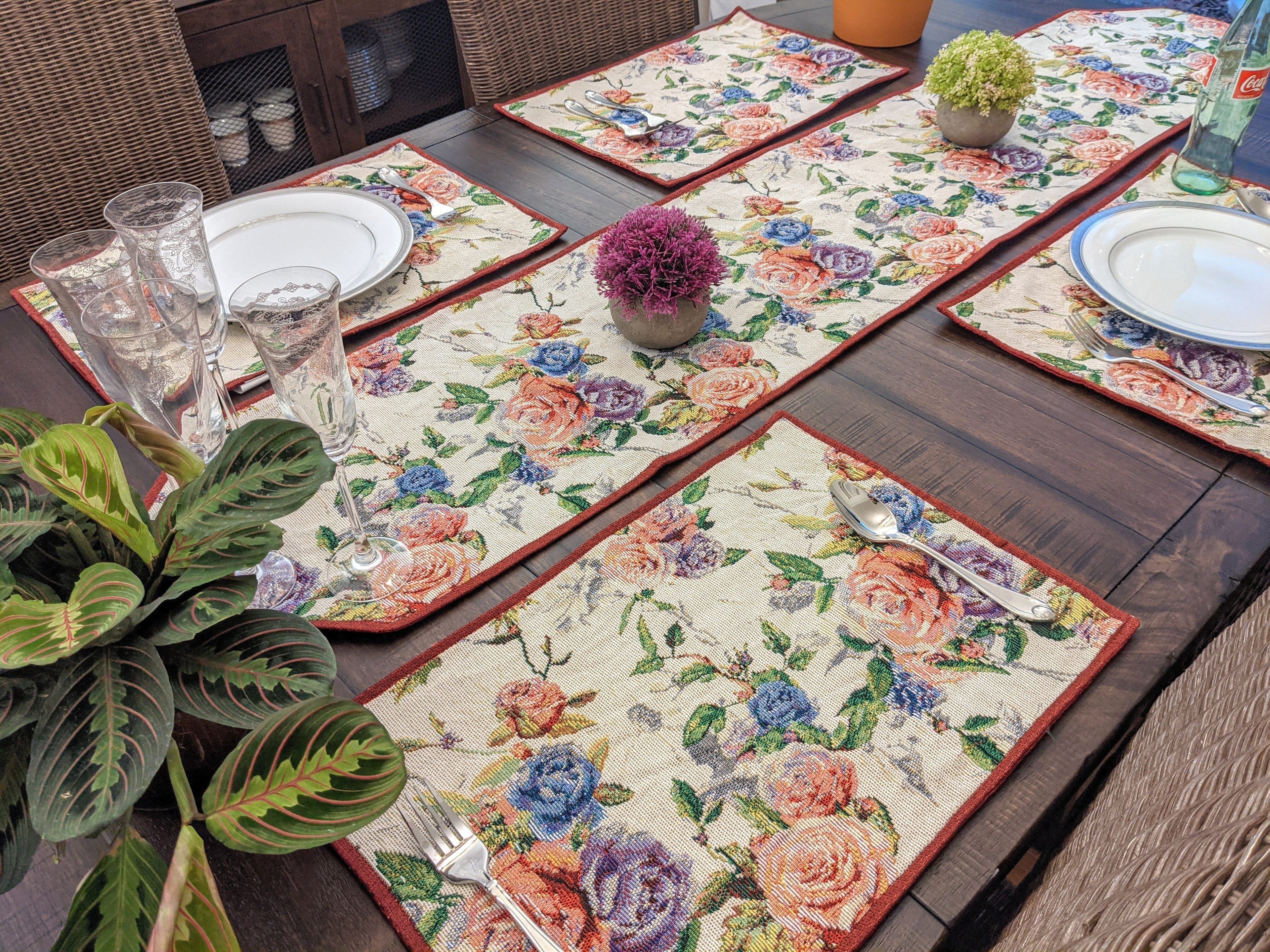 DaDa Bedding Vintage Romantic Roses Lovely Pink Floral Woven Tapestry Dining Table Runner (879) - DaDa Bedding Collection