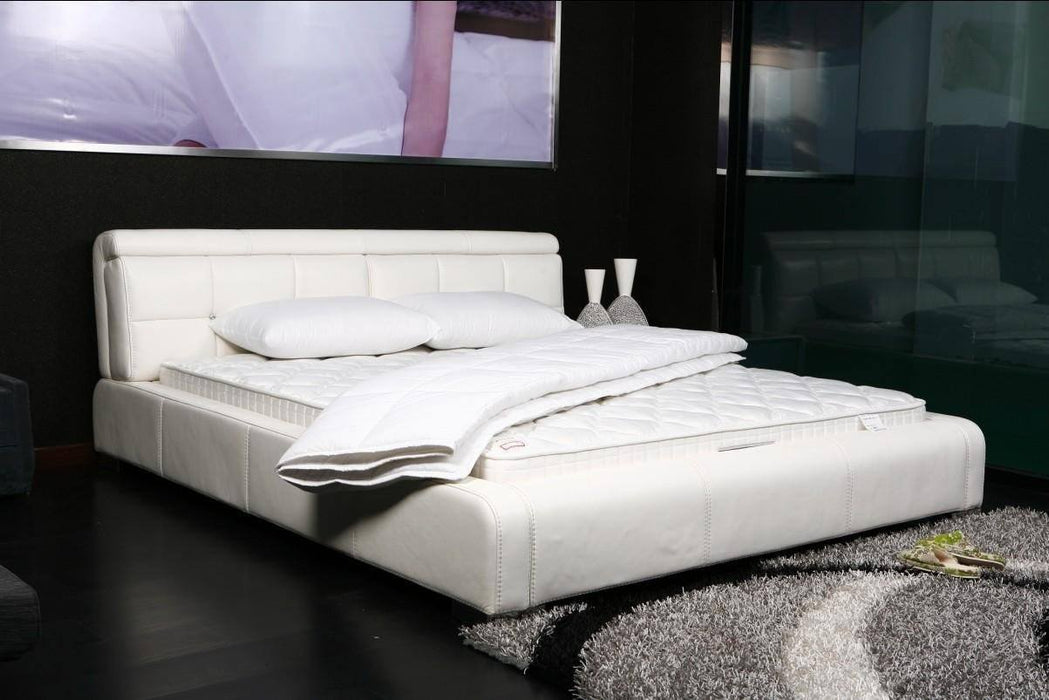https://www.dadabc.com/cdn/shop/products/bedding-accessories-dada-bedding-basic-solid-white-ultra-extra-comfort-bed-top-mattress-quilted-cover-padding-1-piece-1_1049x700.jpg?v=1545366814