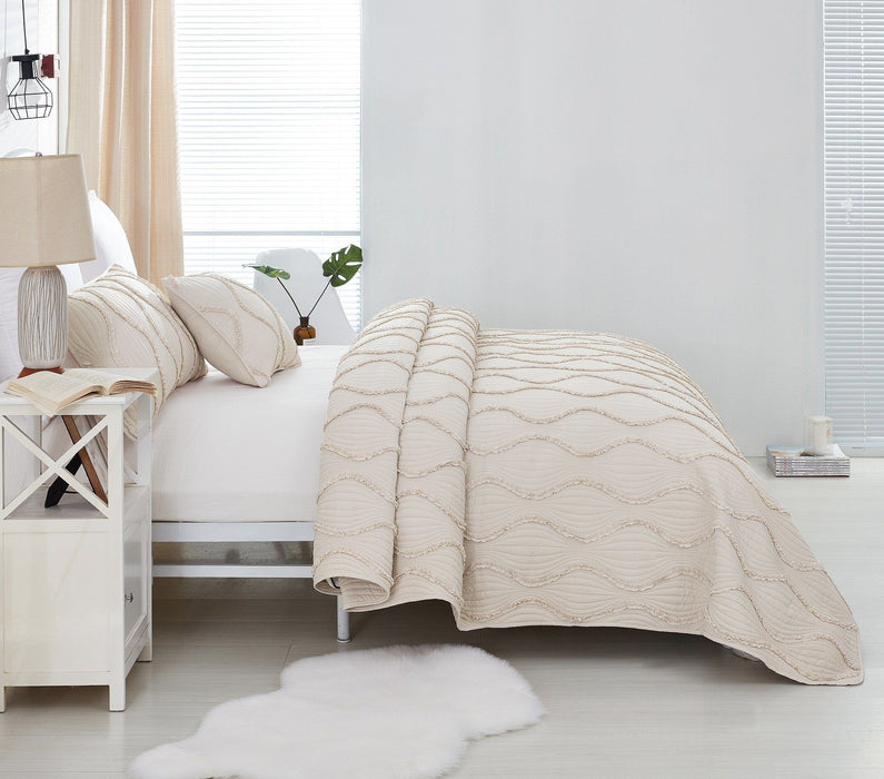 Bedspread - DaDa Bedding Bohemian Hourglass Coverlet Bedspread Set, Elegant Ivory Ruffles (JHW873) - DaDa Bedding Collection