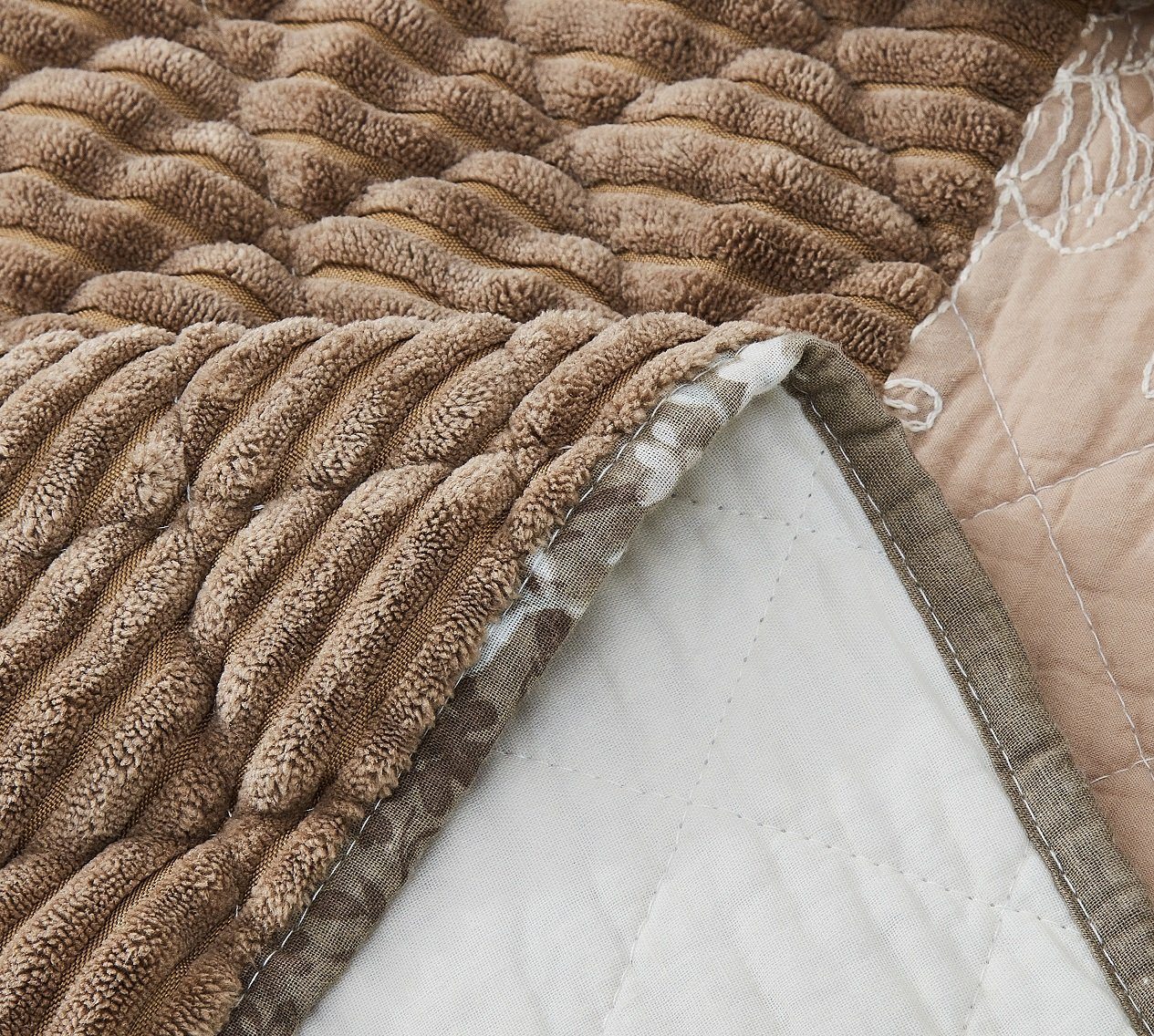 DaDa Bedding Dusty Rose Taupe Beige Brown Floral Cottage Patchwork Quilted Bedspread Set (JHW-866) - DaDa Bedding Collection