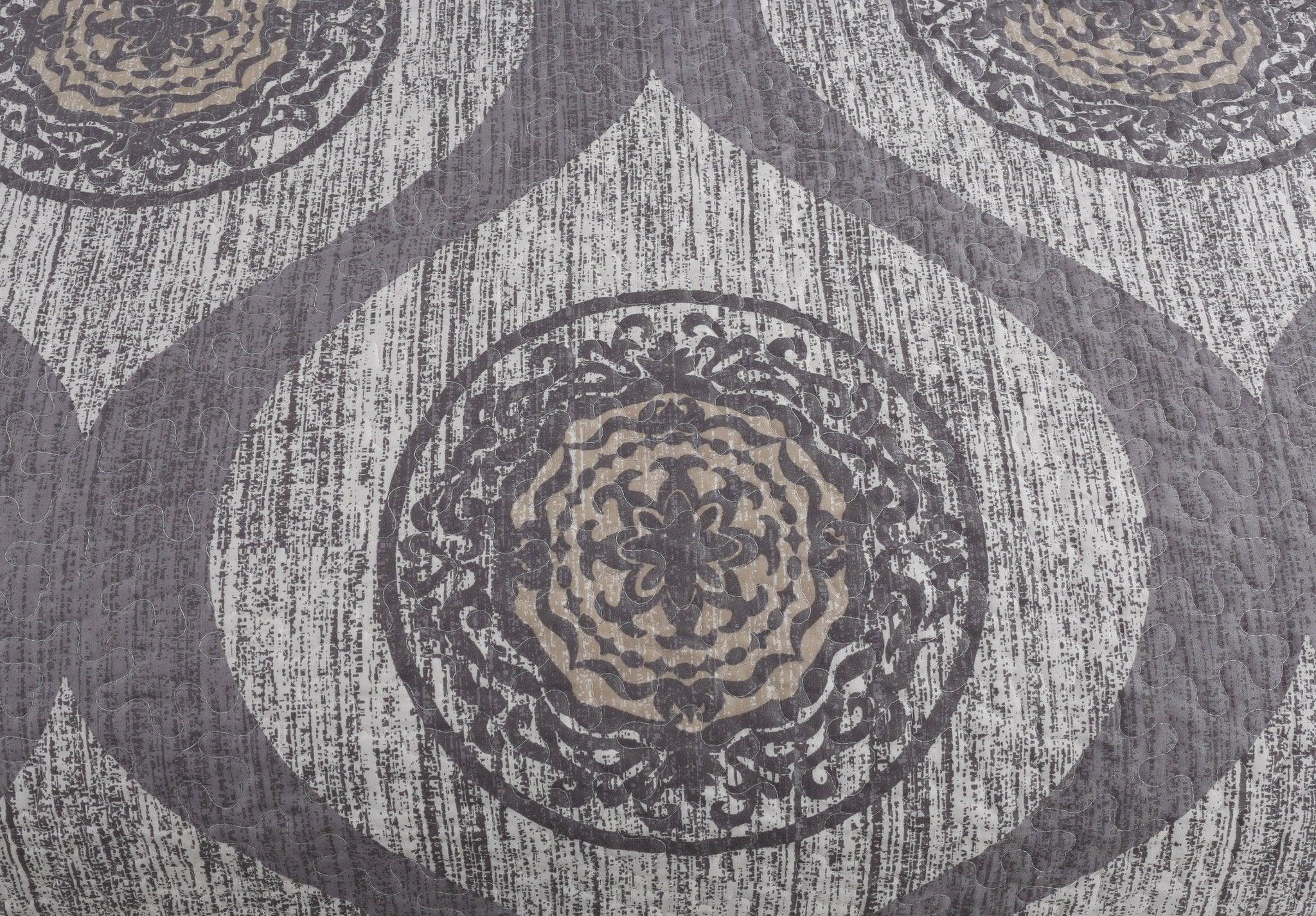 DaDa Bedding Rustic Grey Mosaic Distressed Medallion Reversible Quilted Bedspread Set (SD16299) - DaDa Bedding Collection