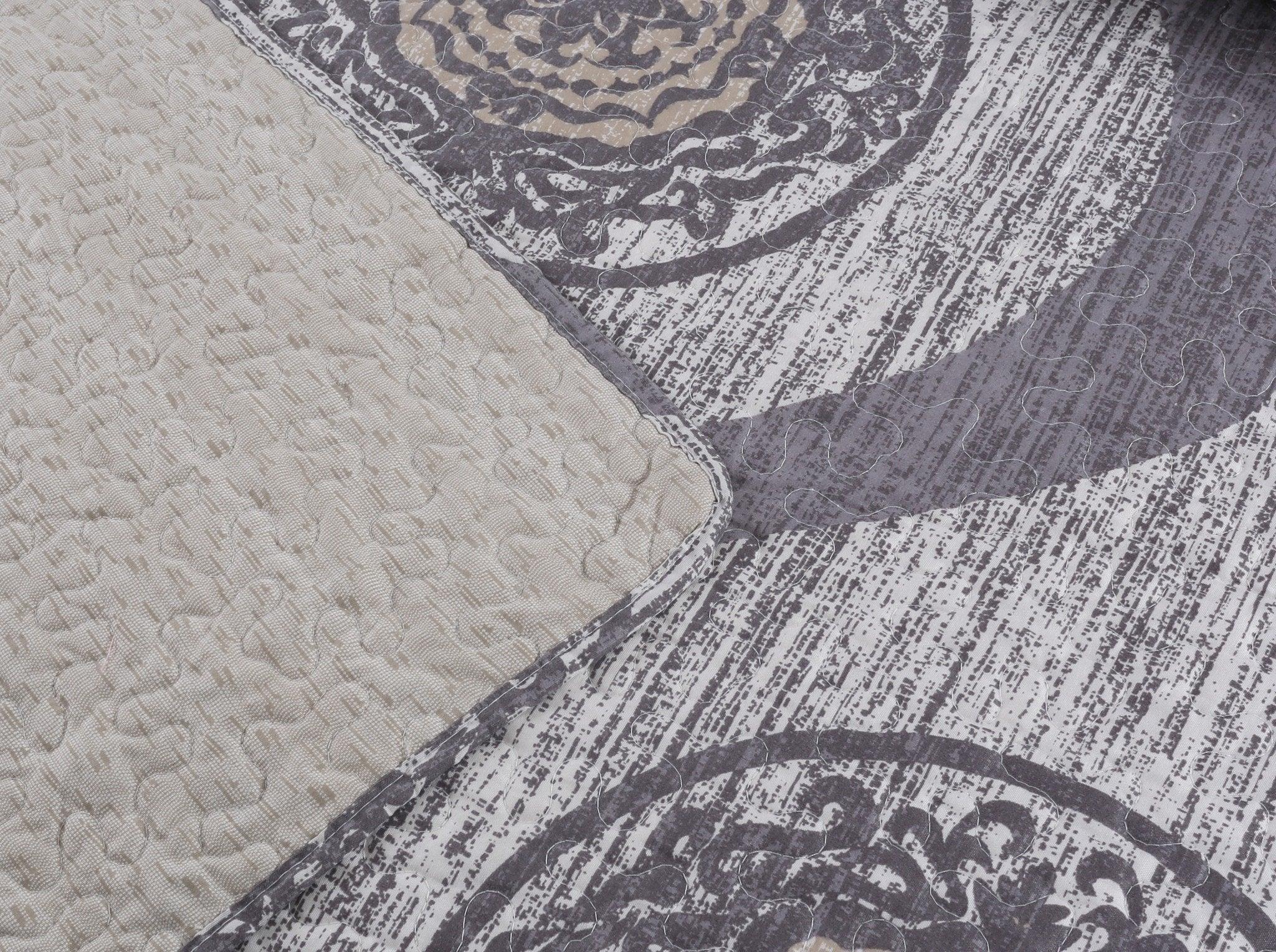 DaDa Bedding Rustic Grey Mosaic Distressed Medallion Reversible Quilted Bedspread Set (SD16299) - DaDa Bedding Collection