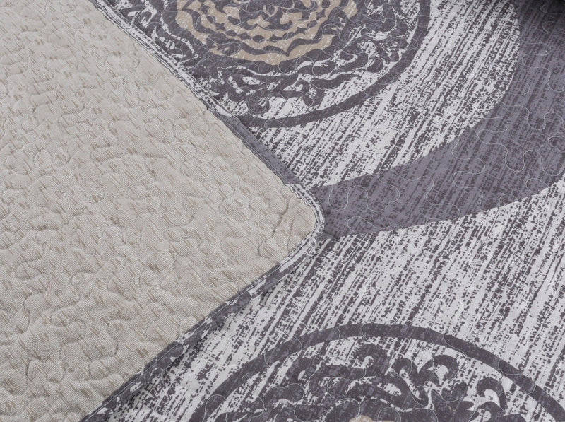 DaDa Bedding Rustic Grey Mosaic Distressed Medallion Reversible Quilted Bedspread Set (SD16299) - DaDa Bedding Collection