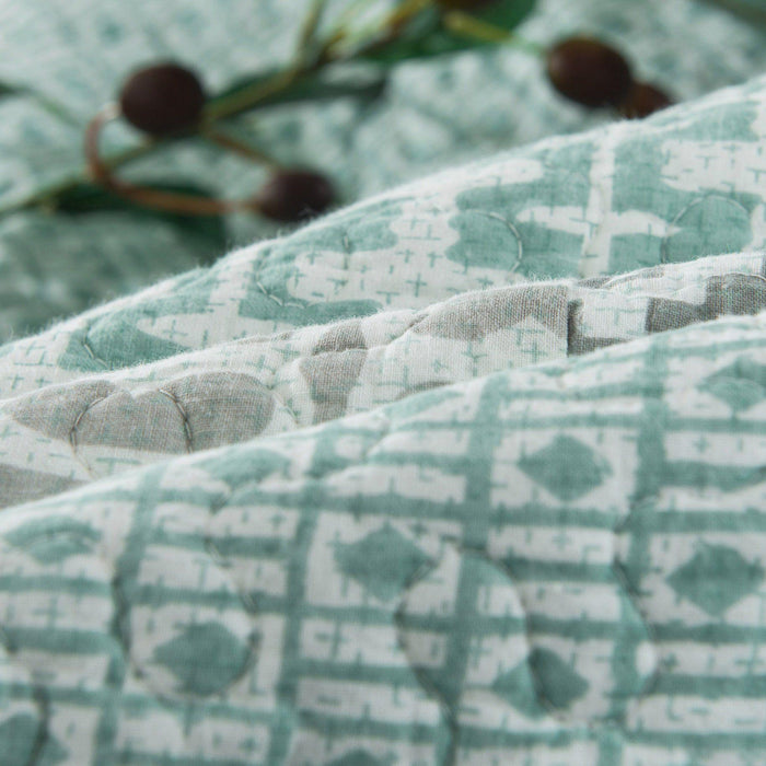 DaDa Bedding Contemporary Mint Green Grey Geometric Cotton Quilted Bedspread Set (JHW-804) - DaDa Bedding Collection