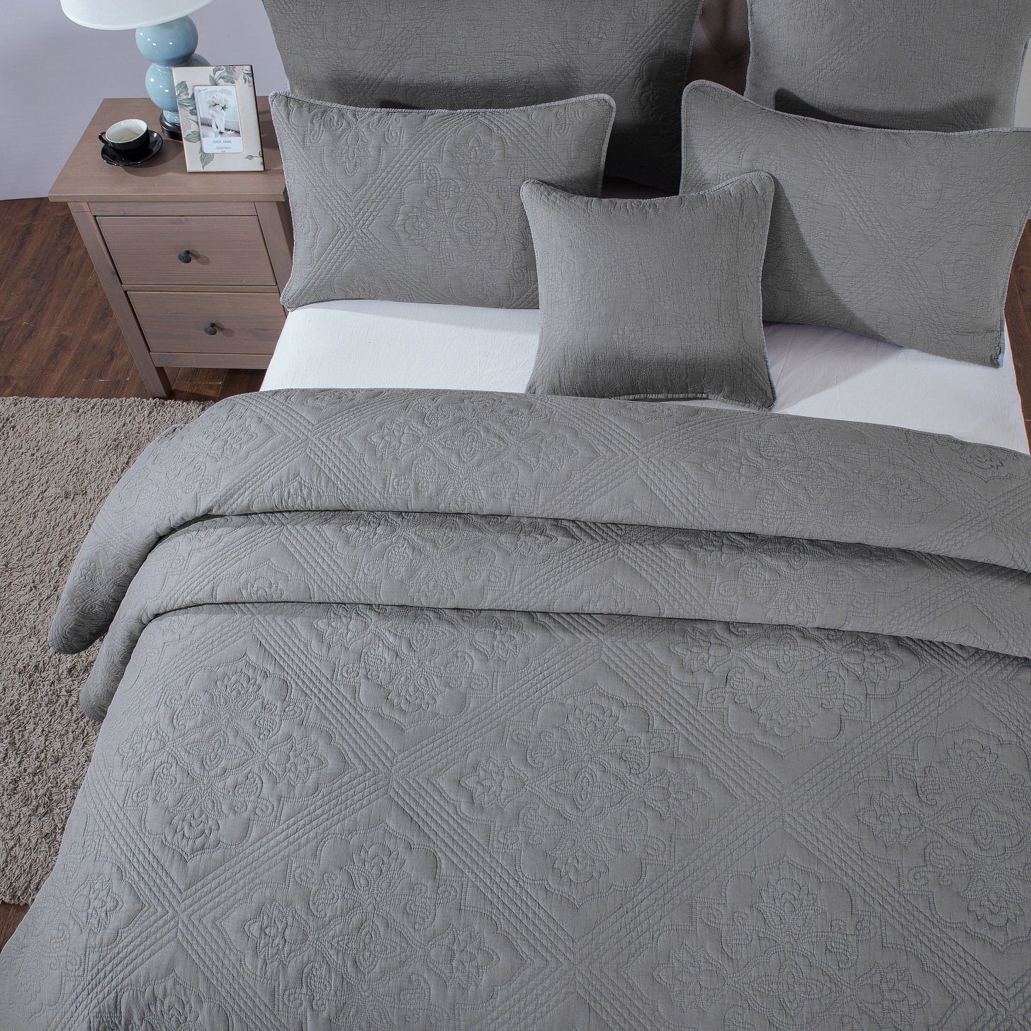 DaDa Bedding Floral Vintage Stone Wash Grey Matelassé Ash Silver Diamond Pattern Quilted Bedspread Set (JHW855) - DaDa Bedding Collection
