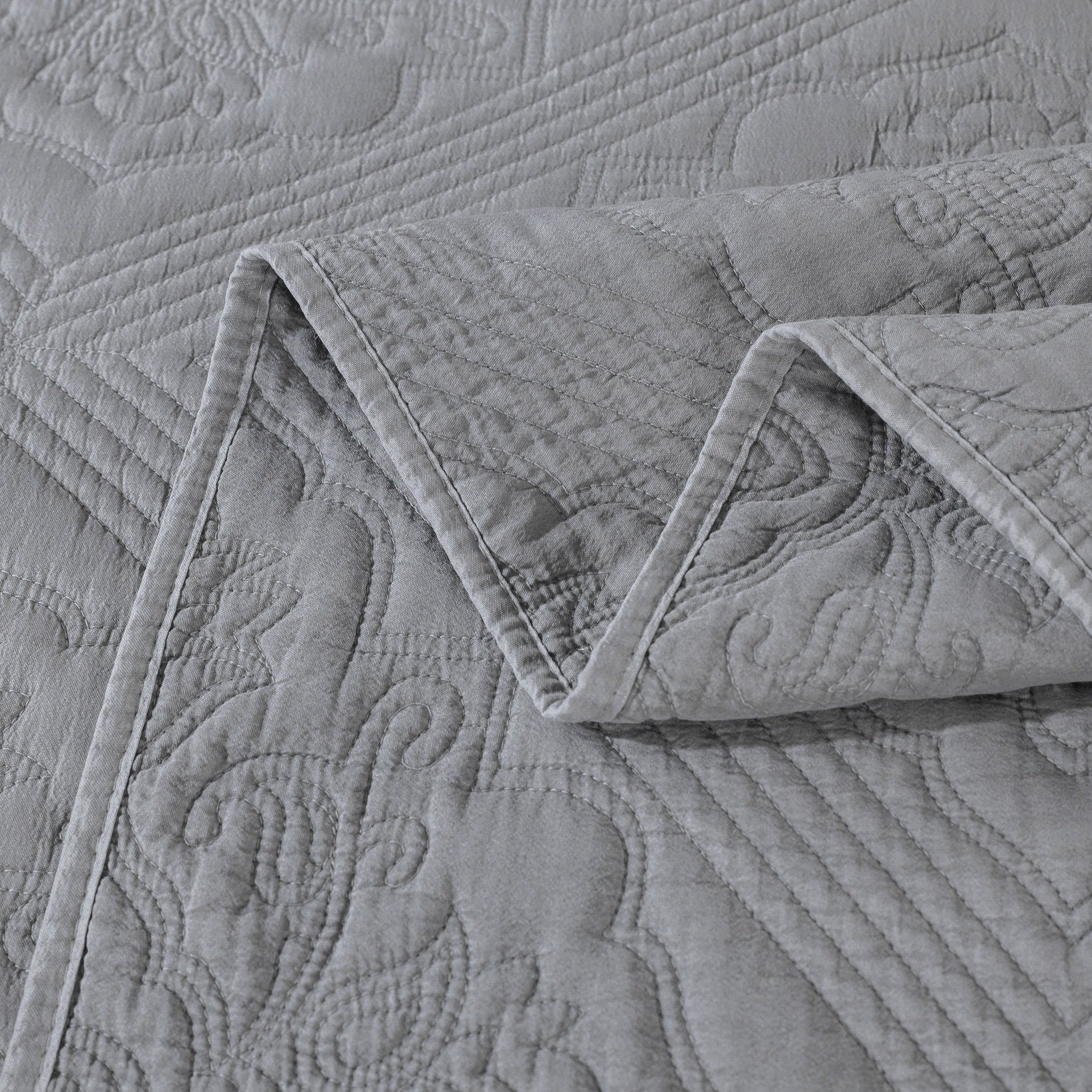 DaDa Bedding Floral Vintage Stone Wash Grey Matelassé Ash Silver Diamond Pattern Quilted Bedspread Set (JHW855) - DaDa Bedding Collection