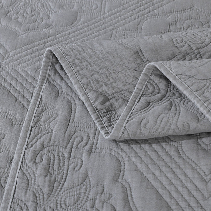 Bedspread - DaDa Bedding Elegant Floral Grey Diamond Pattern Quilted Coverlet Bedspread Set (JHW855) - DaDa Bedding Collection