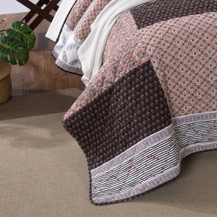 DaDa Bedding Neapolitan Roses Patchwork Cotton Geometric Quilted Bedspread Set (JHW816) - DaDa Bedding Collection