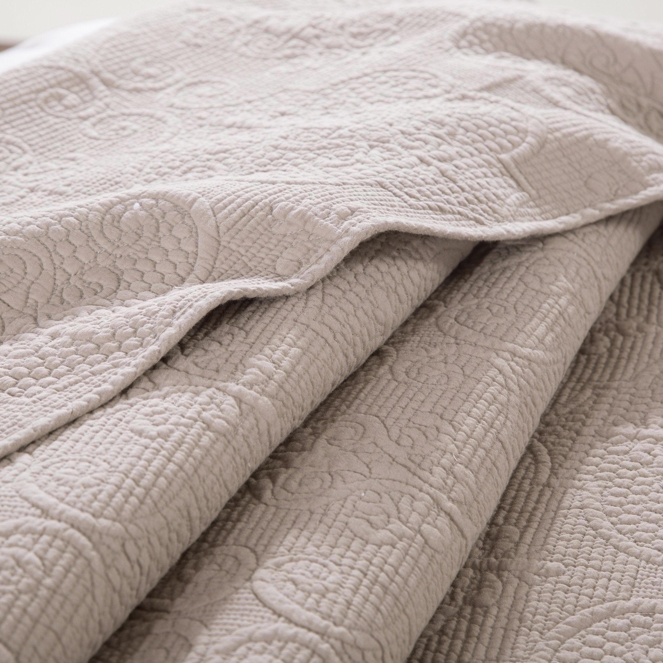 DaDa Bedding Neutral Taupe Beige Sandy Elegant Matelasse Cotton Quilted Bedspread Set (JHW-585) - DaDa Bedding Collection