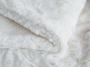 DaDa Bedding Luxury White Roses Fluffy Soft Sherpa Backside Faux Fur Throw Blanket (K11) - DaDa Bedding Collection
