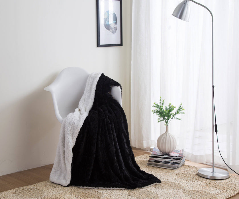 DaDa Bedding Luxury Midnight Black Sherpa Backside Faux Fur Throw Blanket (3) - DaDa Bedding Collection