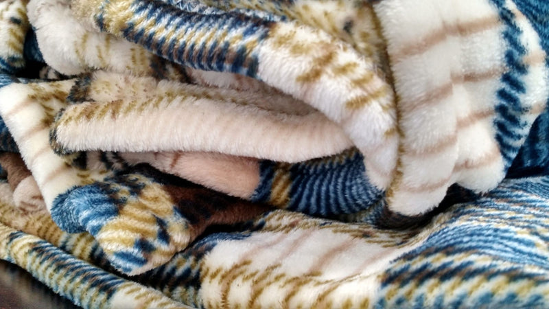 Tache Super Soft Winter Cabin Flannel Polyester Throw Blanket - DaDa Bedding Collection