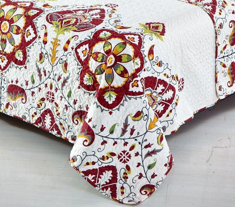 QUILT - DaDa Bedding Casablanca Elegant Bohemian Floral Red & White Quilted Bedspread Set (HS-11130) - DaDa Bedding Collection