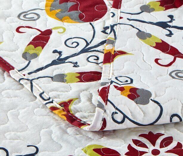 QUILT - DaDa Bedding Casablanca Elegant Bohemian Floral Red & White Quilted Bedspread Set (HS-11130) - DaDa Bedding Collection