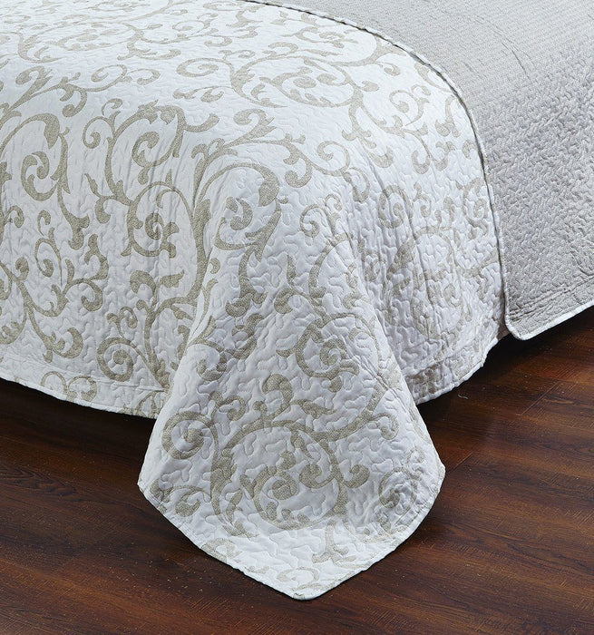 QUILT - DaDa Bedding Luxe Couture Floral White Freesia Vineyard Elegant Coverlet Bedspread Set (HS-8760) - DaDa Bedding Collection