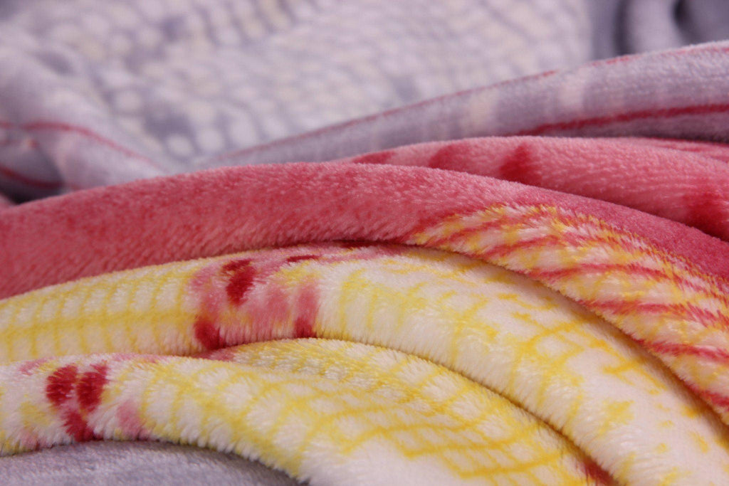 DaDa Bedding Seashore Sunny Yellow Lavender Floral Flannel Mink Fleece Throw Blanket (XY9901) - DaDa Bedding Collection